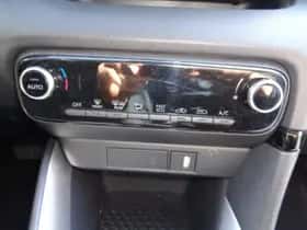 Toyota Yaris thumbnail 25