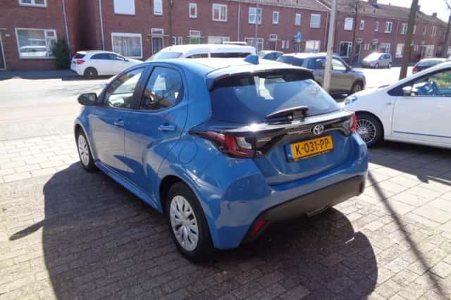 Toyota Yaris (2021) thumbnail 9