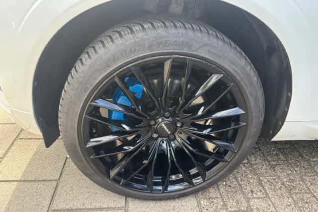 Volvo XC60 (2019) thumbnail 5