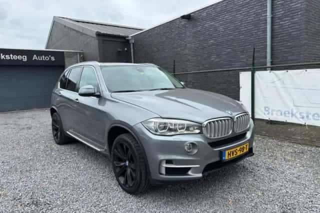 BMW X5 (2015) thumbnail 2