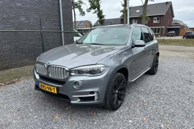 BMW X5 (2015) thumbnail 5