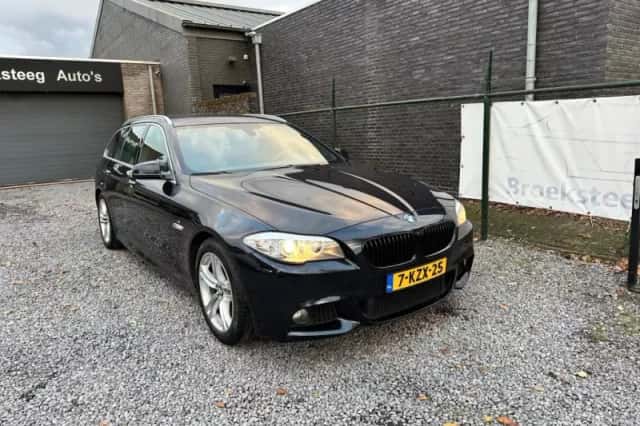 BMW 5-Serie (2013) thumbnail 2