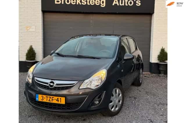 Opel Corsa (2013) thumbnail 1