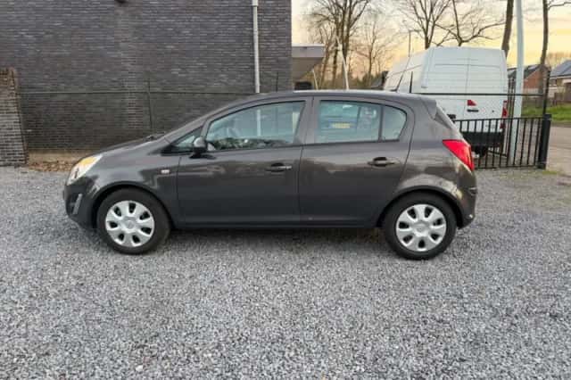 Opel Corsa (2013) thumbnail 6