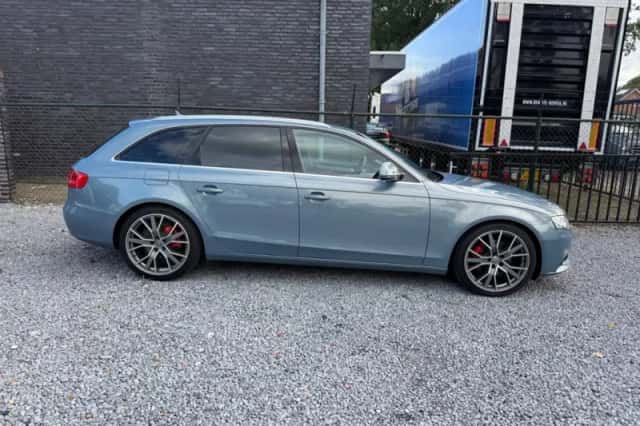 Audi A4 (2008) thumbnail 3