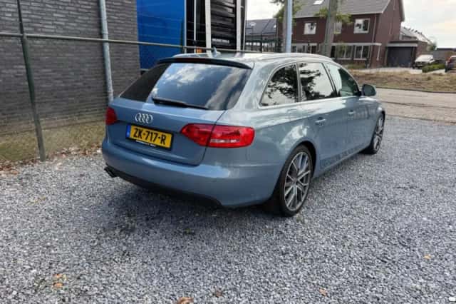 Audi A4 (2008) thumbnail 4