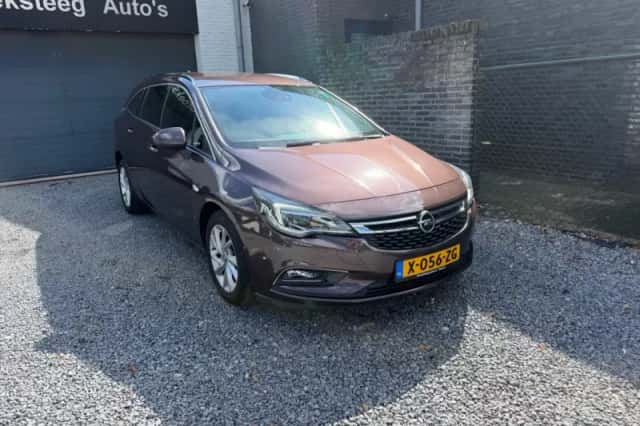 Opel Astra (2016) thumbnail 2