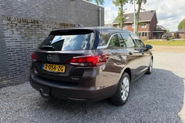 Opel Astra (2016) thumbnail 4