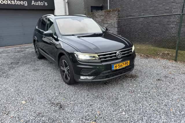 Volkswagen Tiguan (2016) thumbnail 2