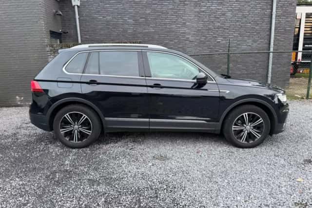 Volkswagen Tiguan (2016) thumbnail 3