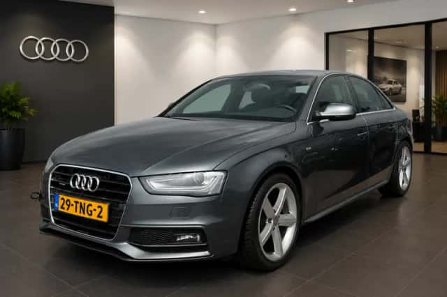 Audi A4 (2012) thumbnail 1
