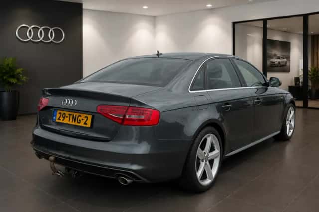 Audi A4 (2012) thumbnail 2
