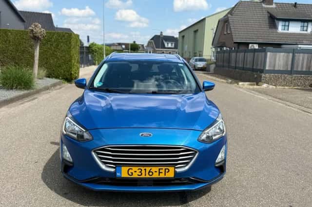 Ford Focus (2019) thumbnail 2