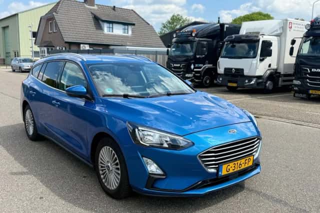 Ford Focus (2019) thumbnail 3