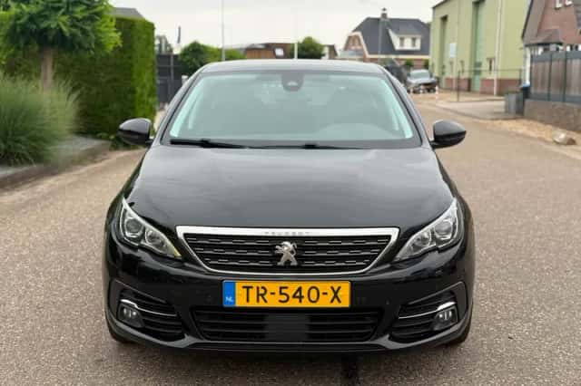 Peugeot 308 (2018) thumbnail 2