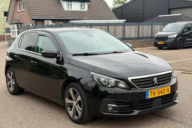 Peugeot 308 (2018) thumbnail 3