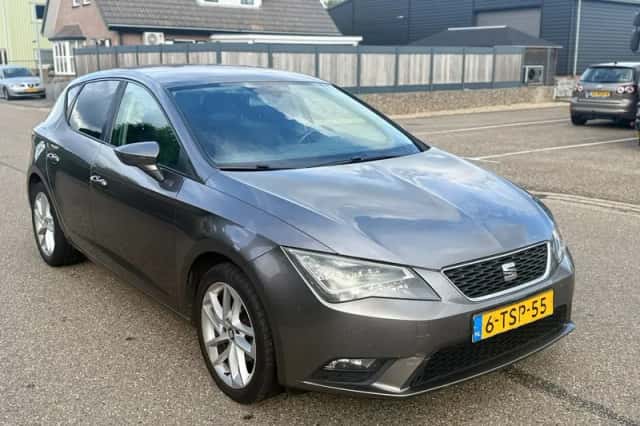 SEAT Leon (2014) thumbnail 3