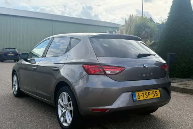 SEAT Leon (2014) thumbnail 6