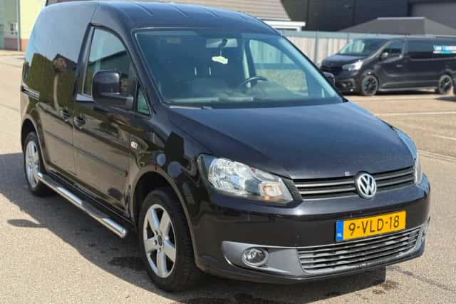 Volkswagen Caddy (2011) thumbnail 3