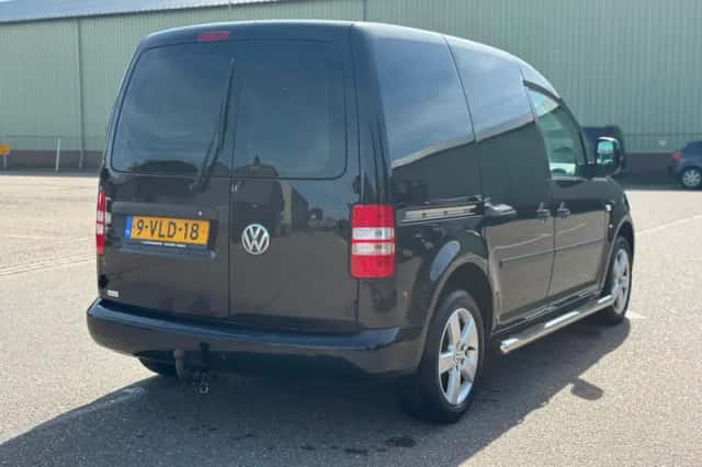 Volkswagen Caddy (2011) thumbnail 4