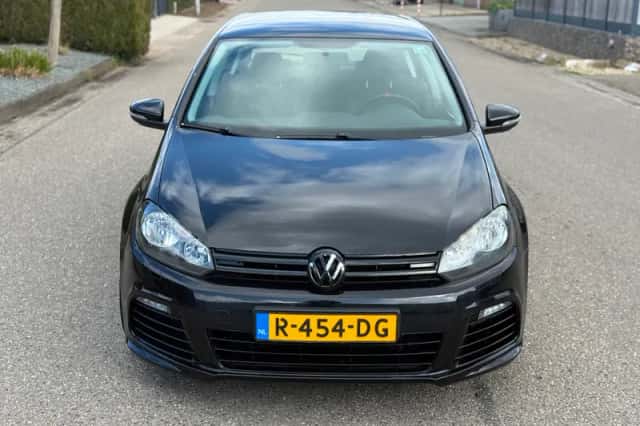 Volkswagen Golf (2009) thumbnail 2
