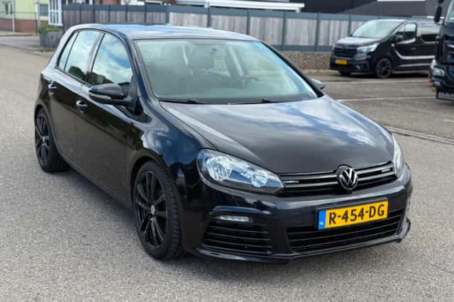 Volkswagen Golf (2009) thumbnail 3