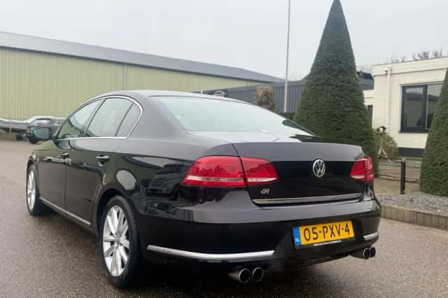 Volkswagen Passat (2011) thumbnail 5