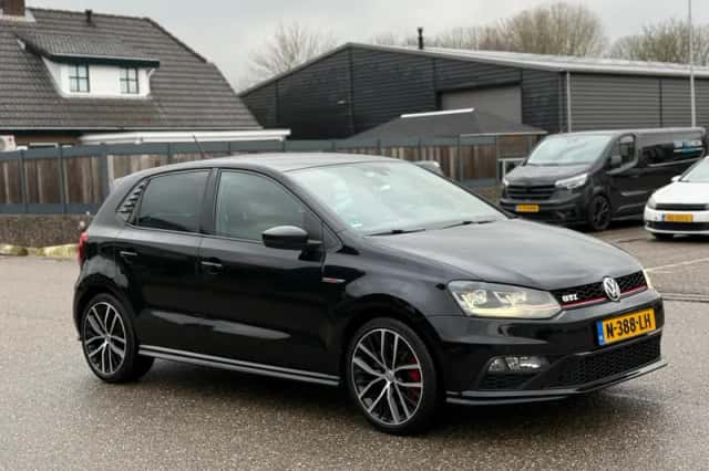 Volkswagen Polo (2017) thumbnail 4