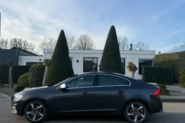 Volvo S60 (2015) thumbnail 6
