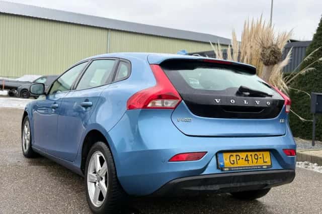 Volvo V40 (2015) thumbnail 6