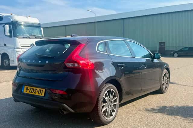 Volvo V40 (2014) thumbnail 5