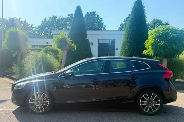 Volvo V40 (2014) thumbnail 6
