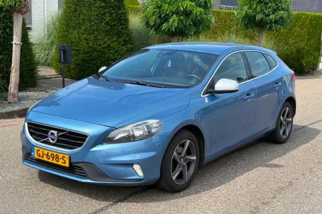 Volvo V40 (2015) thumbnail 1