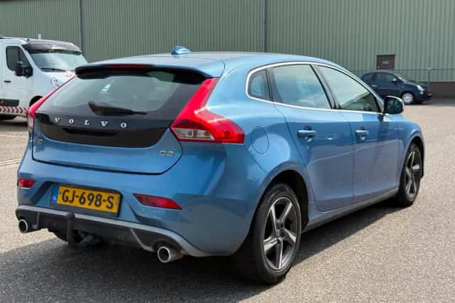 Volvo V40 (2015) thumbnail 5