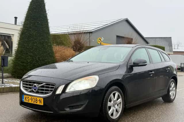 Volvo V60 (2012) thumbnail 1