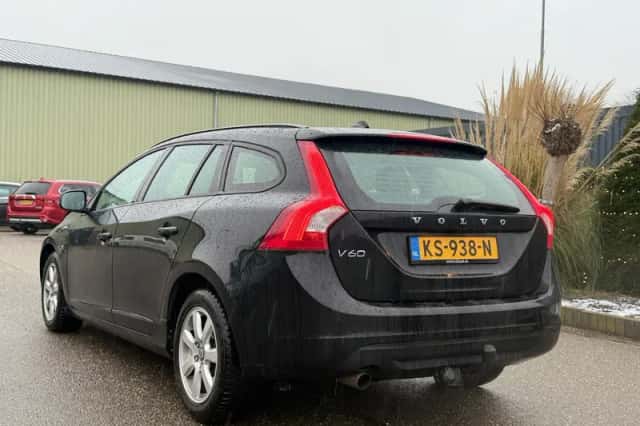 Volvo V60 (2012) thumbnail 4