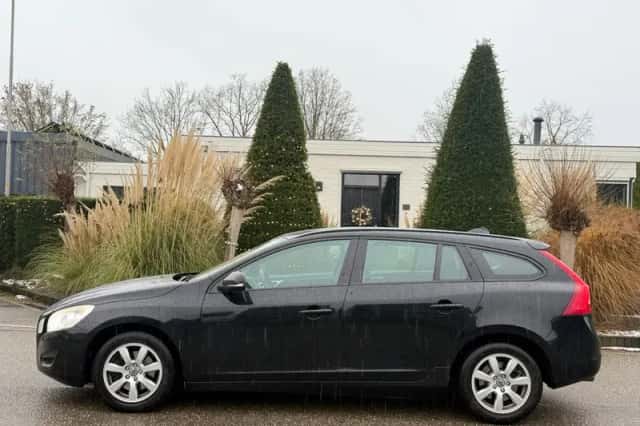 Volvo V60 (2012) thumbnail 6