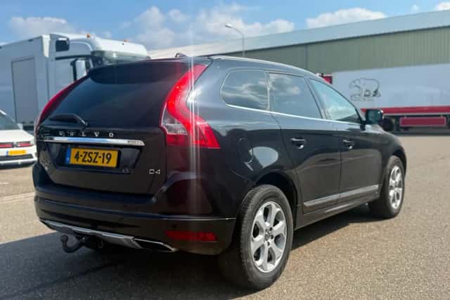Volvo XC60 (2014) thumbnail 4