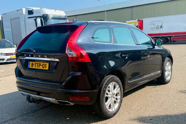 Volvo XC60 (2014) thumbnail 4