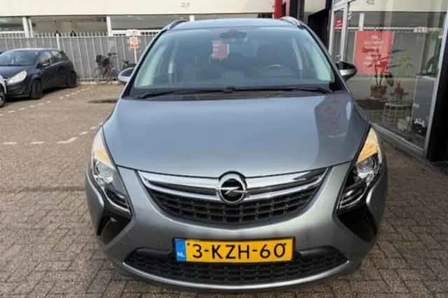 Opel Zafira (2013) thumbnail 3