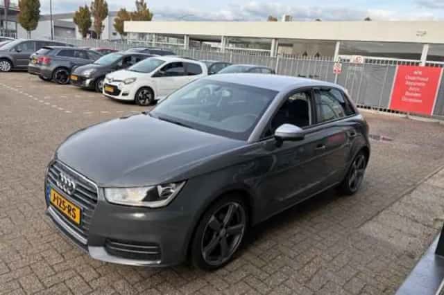 Audi A1 (2017) thumbnail 3