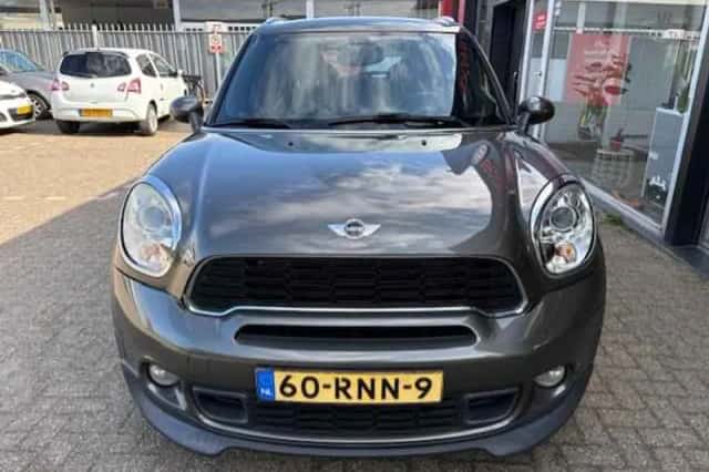 MINI Countryman (2011) thumbnail 3