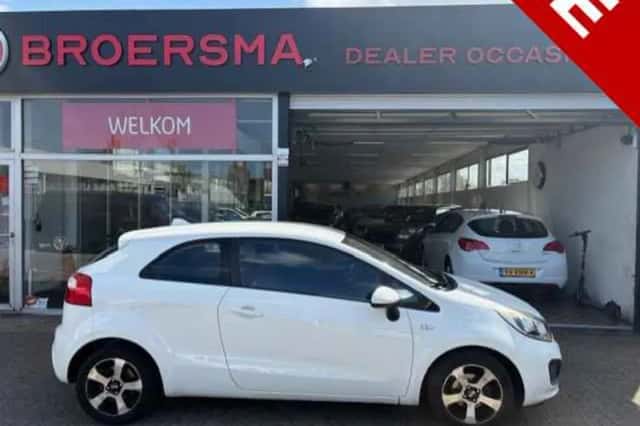 Kia Rio (2013) thumbnail 1