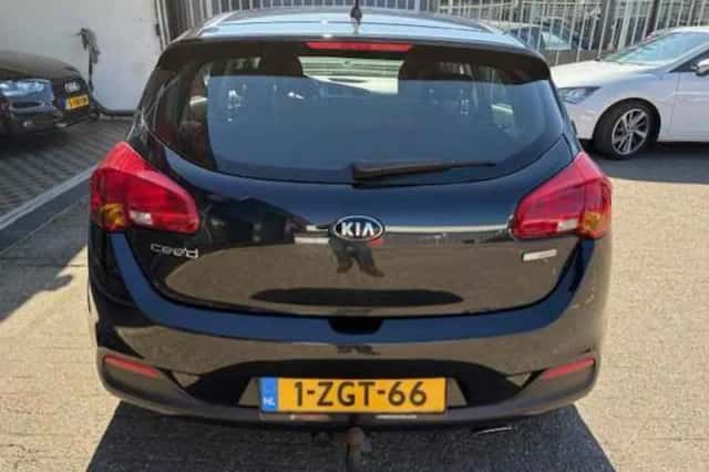 Kia Cee'd (2015) thumbnail 5