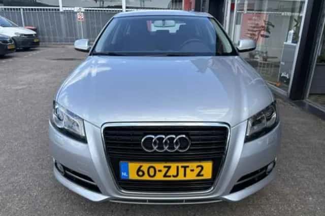 Audi A3 (2013) thumbnail 3