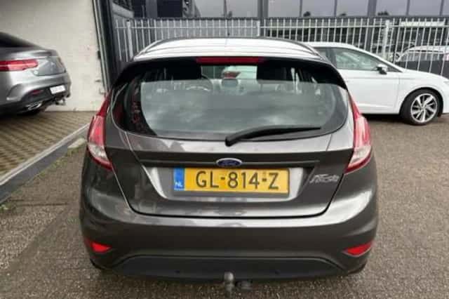 Ford Fiesta (2015) thumbnail 5