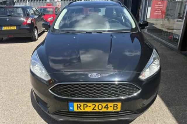 Ford Focus (2018) thumbnail 3