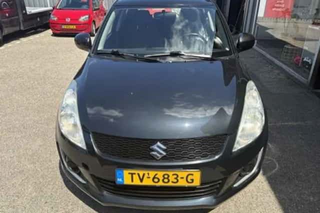 Suzuki Swift (2016) thumbnail 3