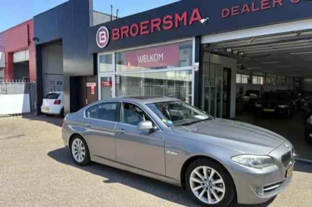 BMW 5-Serie (2010) thumbnail 2