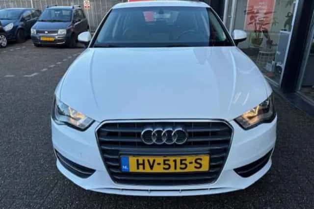 Audi A3 (2015) thumbnail 3